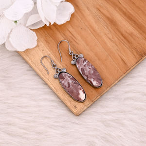 Pendientes colgantes de latón y rodio negro hechos a mano con piedra de jaspe Malinga natural de forma ovalada para venta al por mayor. - Product Image 3