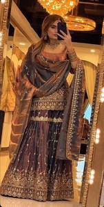 Traje Sharara de Seda Morada Bordado con Dupatta |   Ética |   vestido |   boda |   fiesta |   cómodo |   pesado - Product Image 5