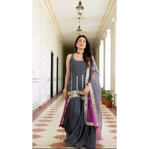 Top de fiesta de talla XL para mujer de diseñador con conjuntos elegantes Sharara Plazzo y Dupatta - Product Image 1