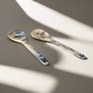 ช้อนเรซิ่นคุณภาพสูง งานฝีมือประณีต ช้อนเสิร์ฟสวยหรู สำหรับใช้ในบ้านหรือร้านกาแฟ มีจำหน่ายสำหรับขายส่ง - Product Image 1