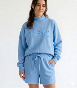Conjunto de pantalón corto y top de cuello alto para mujer, estilo contemporáneo, holgado y relajado, para un look elegante a diario. - Product Image 1