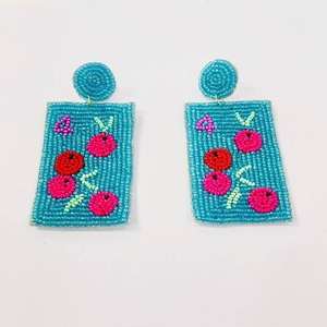 Pendientes de Aro con Bordado de Mariposas Hechos a Mano, con Cuentas, Estilo Boho, Modernos, Elegantes, para Bodas, Eventos y Fiestas - Product Image 3