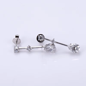 Boucles d'oreilles en or blanc avec diamants taille poire, couleur D, cultivés en laboratoire, certifiés IGI, style classique pour femme - Product Image 3