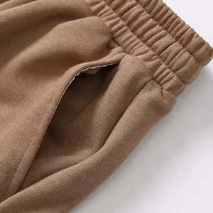 Pantalones Cortos Deportivos de Alta Calidad, 100% Algodón, con Bolsillos con Cordón, Estampado Puff Vintage, Estilo Desgastado - Product Image 4