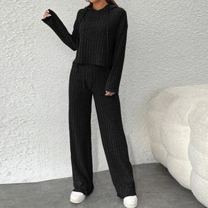 Vêtements décontractés Ensemble de jogging 2 pièces avec logo imprimé personnalisé Ensemble sweat-shirt, pantalon de survêtement et sweat à capuche pour femmes - Product Image 2