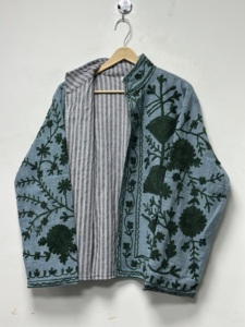 Veste réversible en coton pur, écologique, à manches longues, à fleurs, vintage, style Suzani, avec broderies indiennes, unisexe, taille unique - Product Image 3