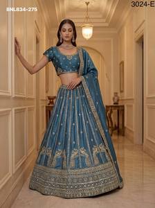 Lehenga de seda para ocasiones especiales con bordado de hilo Zari y lentejuelas, diseño de rayas, motivo de pavo real y borde ancho, corte en A, moda femenina. - Product Image 2