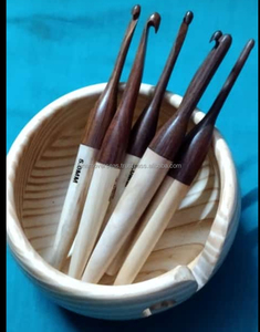 Ensemble moderne de 7 pièces d'aiguilles à tricoter en bois poli et résine dernier modèle de crochets avec support pour le tricotage à la main - Product Image 4