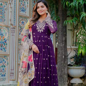 NOUVEAU Ensemble de robe de soirée en georgette avec broderie de fils et de paillettes, pantalon micro-imprimé et dupatta en organza - Product Image 1