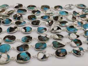Chaîne de connecteurs en turquoise cuivre bleu blanc naturel, forme libre, 10 à 15 mm, vendue au mètre - Product Image 2