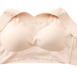 Soutien-gorge de sport haute performance conçu pour les femmes, offrant confort et durabilité dans leur tenue de fitness, parfait pour les activités de plein air. - Product Image 6