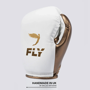 Guantes de boxeo profesionales de marca privada Premium con cierre de correa, cuero vacuno auténtico, blanco y dorado, OEM, para entrenamiento y sparring. - Product Image 5