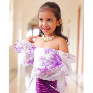 Sari Dhoti Infantil con Estampado Floral Lila, en Chifón Puro con Impresión Digital, para 1-2 Años - Product Image 1