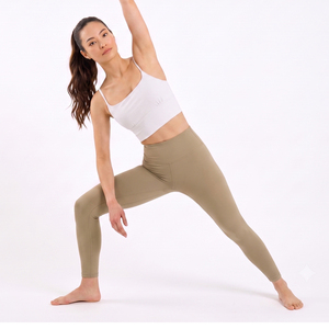 Sujetador deportivo para mujer con etiqueta privada OEM personalizada, sin aros, de soporte ligero, sin espalda, top corto de yoga, ropa deportiva. - Product Image 1