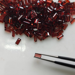 โกเมนสีแดงธรรมชาติ 5x2.5 มม. ทรงบาแกตต์ คุณภาพดีที่สุด พลอยหลวมสำหรับทำเครื่องประดับ - Product Image 4