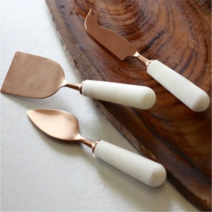 Ensemble de couteaux à fromage de luxe en acier inoxydable argenté avec manche en bambou, 3 pièces, accessoires haut de gamme pour planche à charcuterie, trancheuse, coupe-fromage, épandeur - Product Image 3