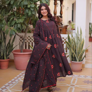 ชุดคุร์ตะและกางเกงทรงเอพิมพ์ลายสำหรับผู้หญิงสุดอินเทรนด์ พร้อมผ้าคลุมไหล่ - Product Image 1