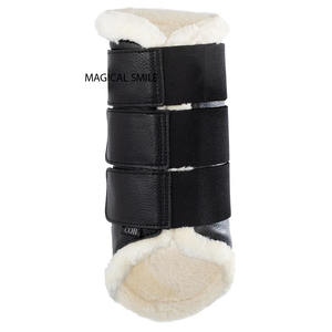 Botas de cepillado para caballos de alta calidad, altamente suaves, que ofrecen una protección óptima y son de color negro. - Product Image 3