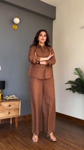 ชุดลำลองสำหรับสาวๆ สไตล์เก๋ เสื้อคอวีแขนยาวพร้อมกางเกง จากอินเดีย ดีไซน์สีตัดต่อแบบเรียบง่าย เป็นที่ต้องการอย่างมาก - Product Image 2