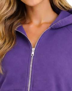 Sudadera con capucha corta con cremallera para mujer, de manga larga, informal, de forro polar suave, estilo urbano, color morado, para otoño e invierno - Product Image 3