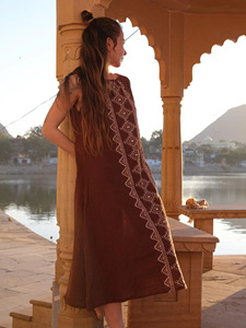 Vestido Maxi Étnico de Algodón Hecho a Mano, Kurti Largo sin Mangas con Bordado Tribal Geométrico Tradicional para Mujer, Kaftán Bohemio de Verano - Product Image 5