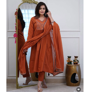 Ensemble de costume Kurti Ghera entièrement évasé pour femmes, vêtements ethniques traditionnels et élégants au meilleur prix - Product Image 1