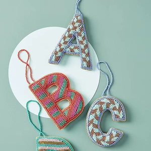 Porte-clés brodés de perles modernes pour le voyage, porte-clés de sac brodés de perles fait main de qualité supérieure - Product Image 4