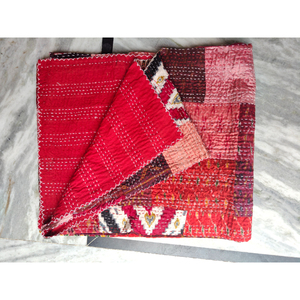 Couverture Kantha en patchwork faite à la main, rouge, en coton, réversible, pour lit, décoration intérieure, cadeau pour elle - Product Image 2