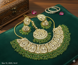 ชุดเครื่องประดับเจ้าสาวอินเดียแบบคลาสสิกชุบทองคำคุณภาพสูง ดีไซน์รูปพระจันทร์ประดับเพชรซิร์คอน สำหรับงานหมั้น งานแต่งงาน และงานเลี้ยง  ทันสมัยสำหรับผู้หญิง - Product Image 3