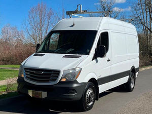 รถบรรทุก Freightliner Sprinter ปี 2014 มือสอง สภาพดี - Product Image 1