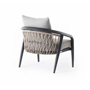 Este conjunto de sofás está hecho de aluminio de calidad con respaldo de cuerda tejida y cojín impermeable para uso en interiores o exteriores. - Product Image 4
