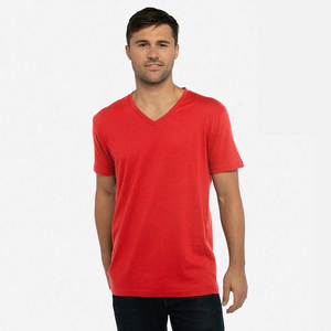 Camiseta Premium con Cuello en V para Hombre de Level Apparel, 100% Algodón, Color Sólido, Personalizable, Alta Calidad - Product Image 1