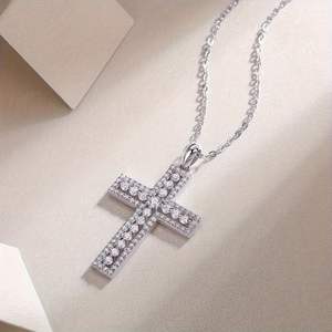 Collier pendentif croix en diamant de luxe en or blanc, élégant collier croix en diamant pour femmes et hommes, cadeau d'anniversaire ou de baptême - Product Image 6