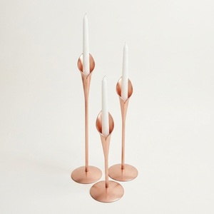 Candelabro de Metal Plateado de 2 Brazos con Diseño Atractivo y Minimalista, Candelabro Doble de Acero Inoxidable, Moderno y Minimalista - Product Image 6