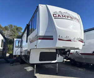 Camping-cars de luxe d'occasion Forest River Campsite Elite 36AK – Abordables et prêts à être expédiés – Camping-cars Forest River RVs - Product Image 3