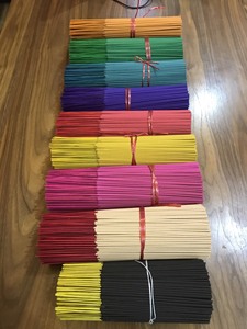 ธูปหอมหลากสีขายส่งจำนวนมาก ขนาด 11 นิ้ว และ 19 นิ้ว  ธูปหอมทำมือคุณภาพสูง ราคาโรงงานเวียดนาม - Product Image 4
