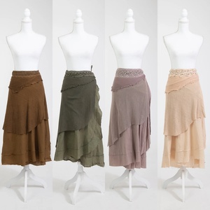 Falda Boho de Encaje Asimétrica con Volantes de Algodón, Falda Maxi con Silueta Fluida y Estilo Romántico Bohemio - Product Image 2