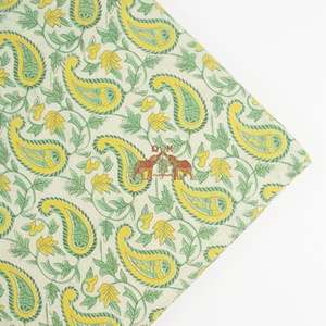 Tissu en coton cambriqué imprimé floral Dabu Sanganeri fait main pour chemises de filles - Product Image 3