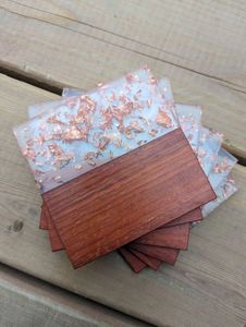 Posavasos de madera y resina de alta calidad con acabado decorativo en epoxi para uso doméstico y comercial - Product Image 1