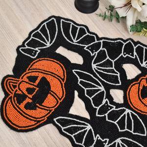 Napperons de table en tissu faits main pour Halloween, forme irrégulière, motif citrouille et chauve-souris, style original - Product Image 1