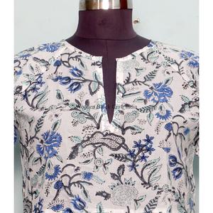 ชุดเดรสทรงเอไลน์สั้นพิมพ์ลายดอกไม้ดิจิทัล ผ้าฝ้ายธรรมชาติ 100% เอวธรรมชาติ เป็นมิตรกับสิ่งแวดล้อม เหมาะสำหรับการเดินทางอย่างเป็นทางการ สวมใส่สบายสำหรับผู้หญิง - Product Image 3