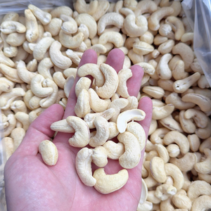 Ready To Ship Cashews SANTIGO <b>Nuts</b> <b>Kernels</b> Cashew <b>Nuts</b> Kaju Badam OEM, ODM Packaging - Product Image 2