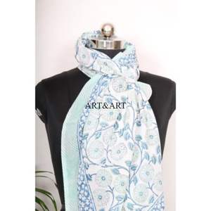 Paréo de plage en coton décoratif fait main, imprimé, personnalisable, pour la natation et comme écharpe ou robe. - Product Image 4