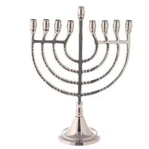 Candélabre de luxe en métal à 9 bras, porte-bougie Menorah, élégant centre de table décoratif pour la maison - Product Image 6