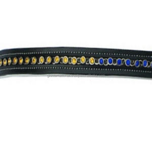 Diadema para caballo de cuero premium negro con costuras blancas duraderas y acolchado suave, con cristales incrustados en el canal vacío. - Product Image 5