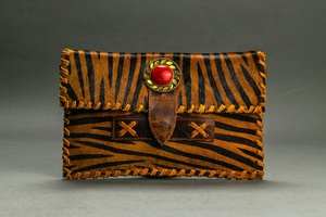 Véritable fait à la main recyclé imprimé Animal fourrure cuir femmes pochette élégant trapu arc-en-ciel couleur multi-usage sac à main ATM porte-carte portefeuilles - Product Image 2