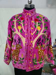Chaqueta Rosa Suzani para Mujer con Bordado Floral, Estilo Boho Chic, Prenda Exterior Étnica, Inspiración Vintage, Abrigo Artesanal Único - Product Image 3