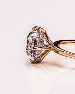 Anillo de compromiso de oro macizo de 14K con diamante de laboratorio de corte cojín y halo oculto, modelo 2026 para uso diario, anillo solitario con engaste de 4 garras para mujer - Product Image 3