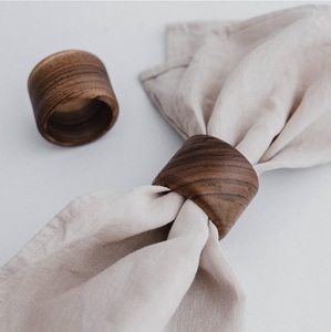 Anneaux de serviette en bois de forme carrée, design moderne, accessoire de table durable pour mariage par curio craft - Product Image 3