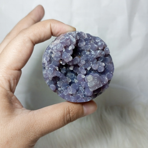 Vente en gros de haute qualité naturelle indonésienne raisin agate sphère forme pierres précieuses artisanat cristal de guérison taille 5 cm - Product Image 1